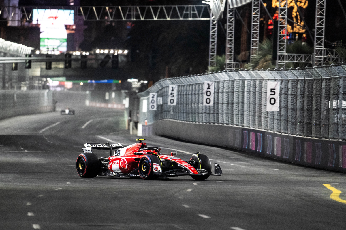 Complete chaos tijdens vrijdag in Las Vegas, Sainz incasseert gridstraf van FIA | GPFans Recap