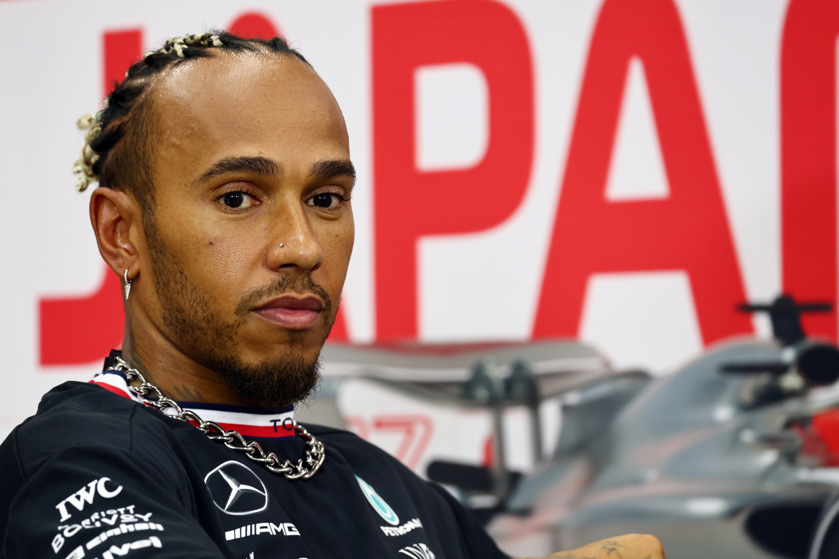 Hamilton voices frustration at Mercedes' expectations