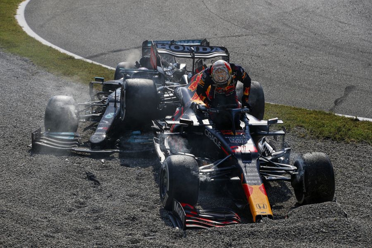 Verstappen heeft Hamilton vergeven voor crashes: 'Zo gaat het in het racen'