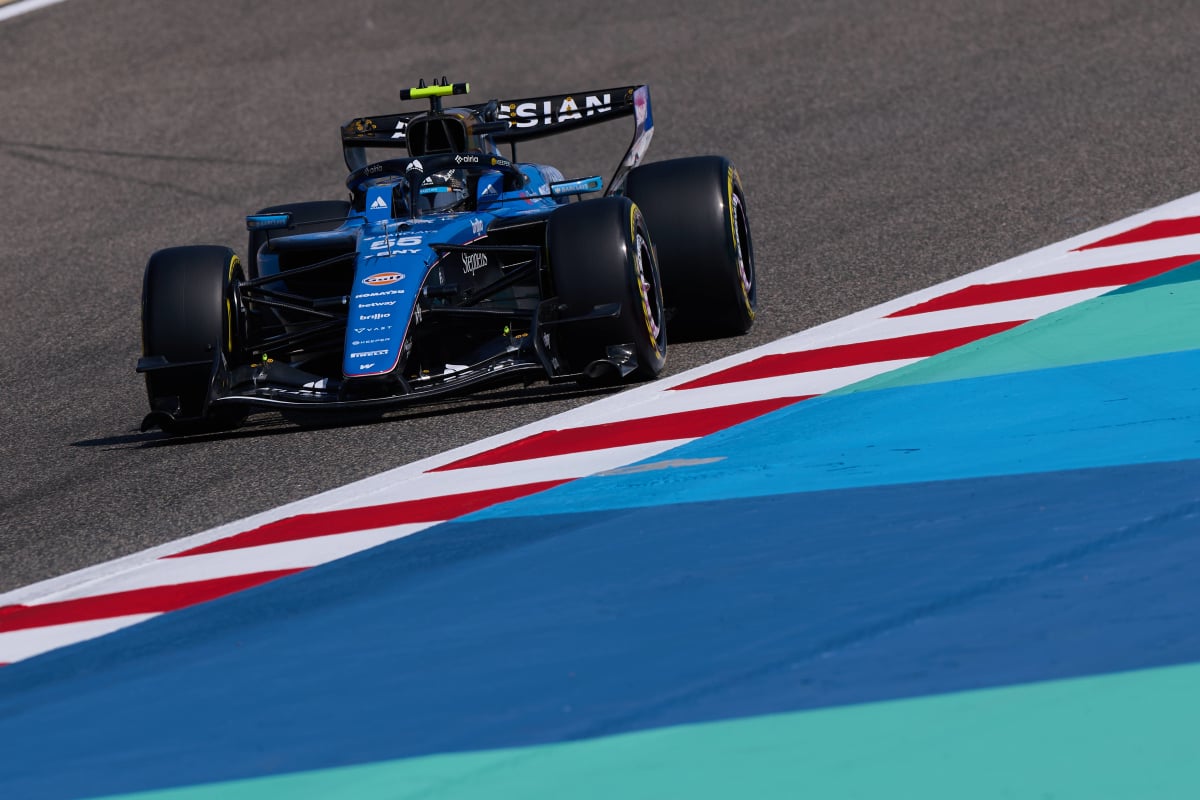 Sainz during Day 3 of Bahrain Test 1