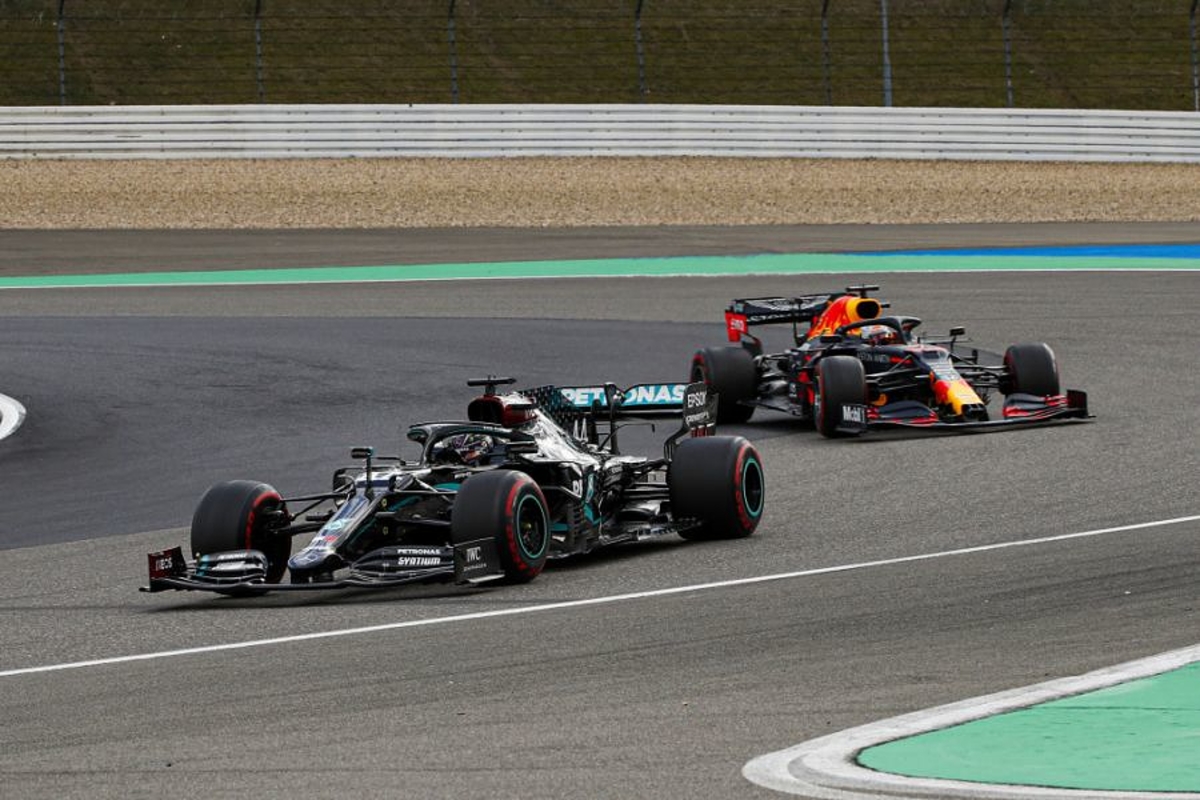 Grand Prix van de Eifel: Hamilton wint spektakelstuk, Verstappen tweede