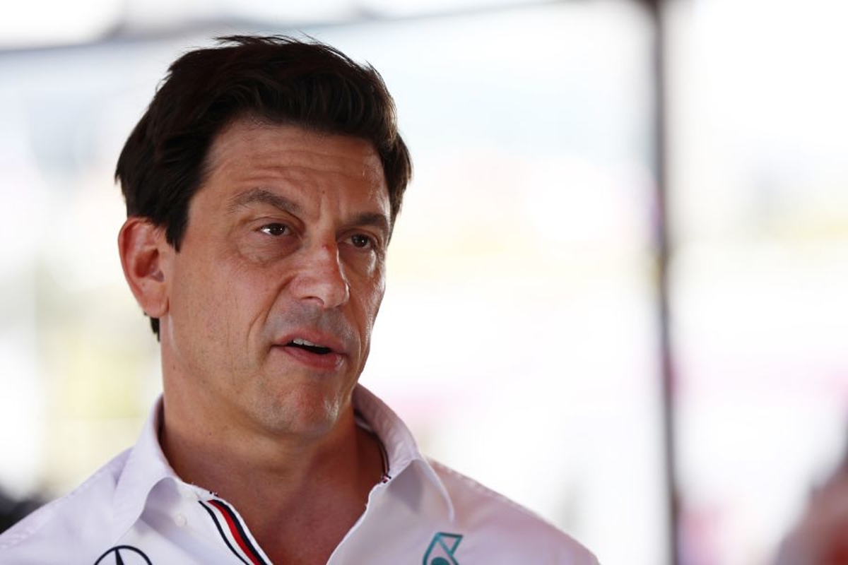 Mercedes-teambaas Toto Wolff niet te spreken over gedrag fans: ''Begrijpen zij het wel?''