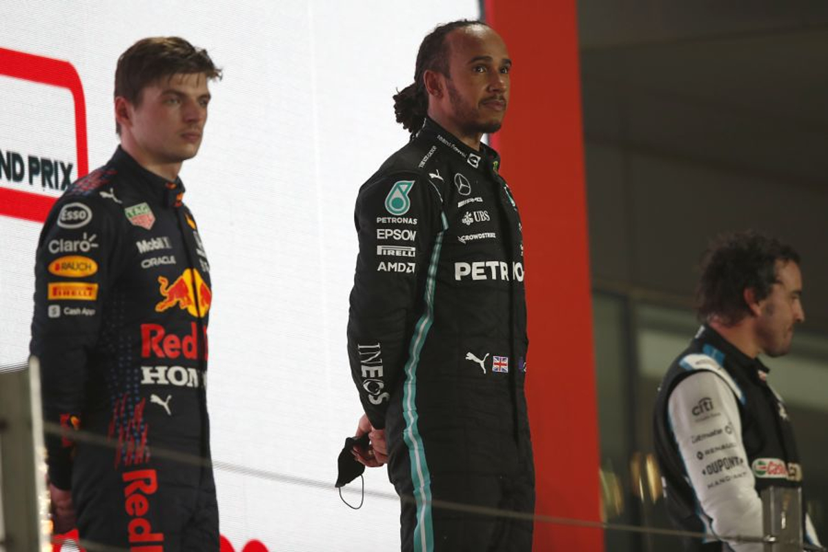 Hamilton deelt subtiele sneer aan Verstappen uit, Marko gaat in op geruchten | GPFans Recap