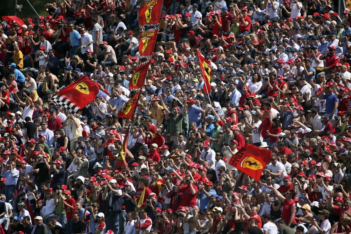 Sainz bemoans Tifosi absence ahead of "emotional" first Ferrari home race