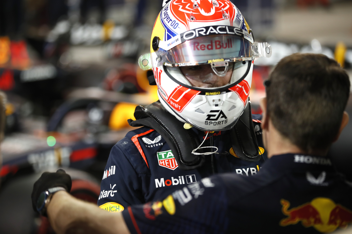 Verstappen domineert en wint in Bahrein, podiumplaats Alonso en P14 voor De Vries