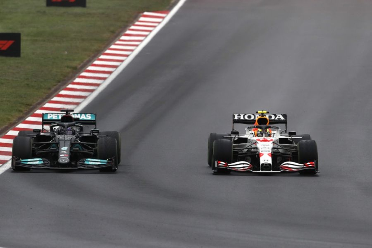 Perez komt aantal tequila's innen bij Verstappen: "Hamilton was snelste man op de baan"