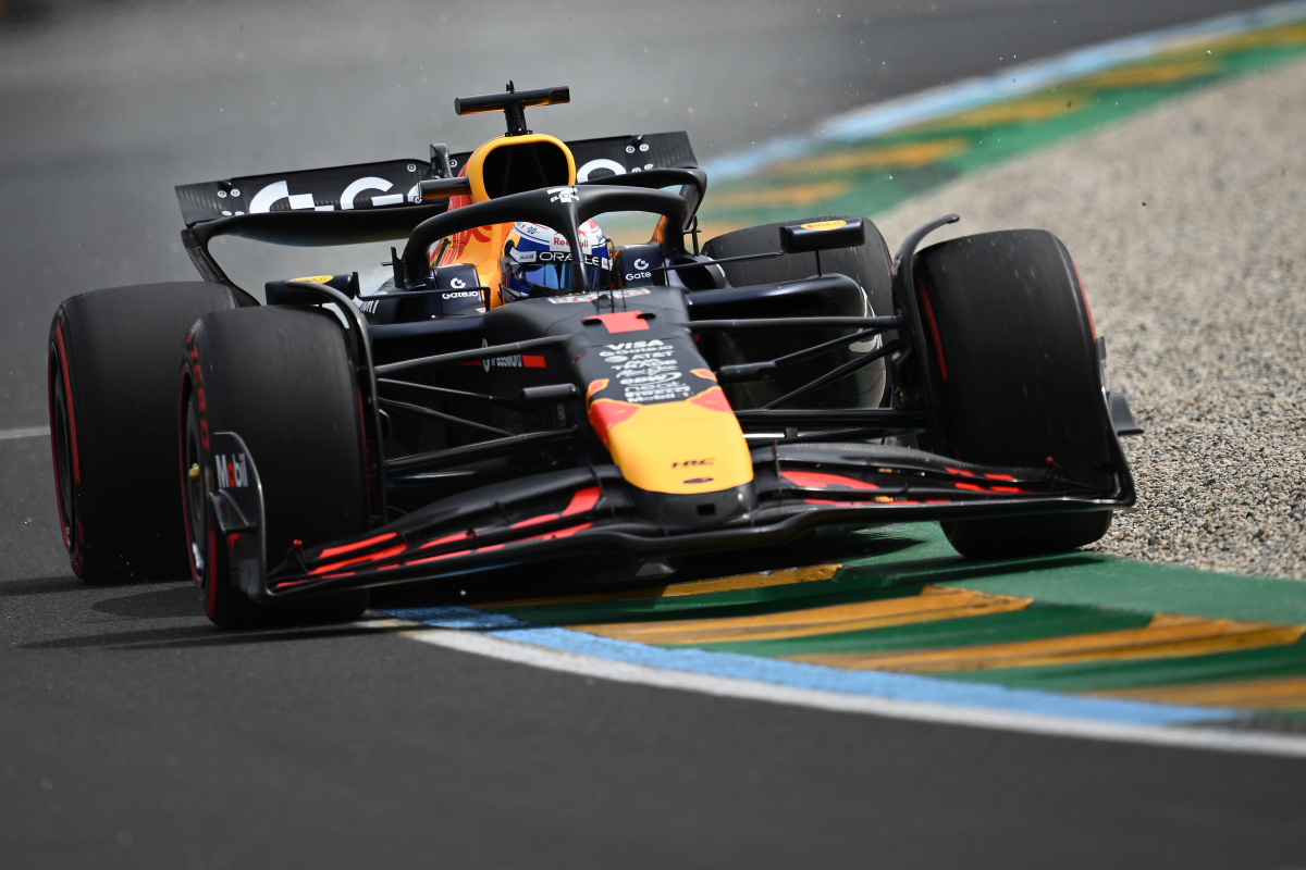 Verstappen maakt zeldzame fout tijdens regenrace in Melbourne en verliest P2