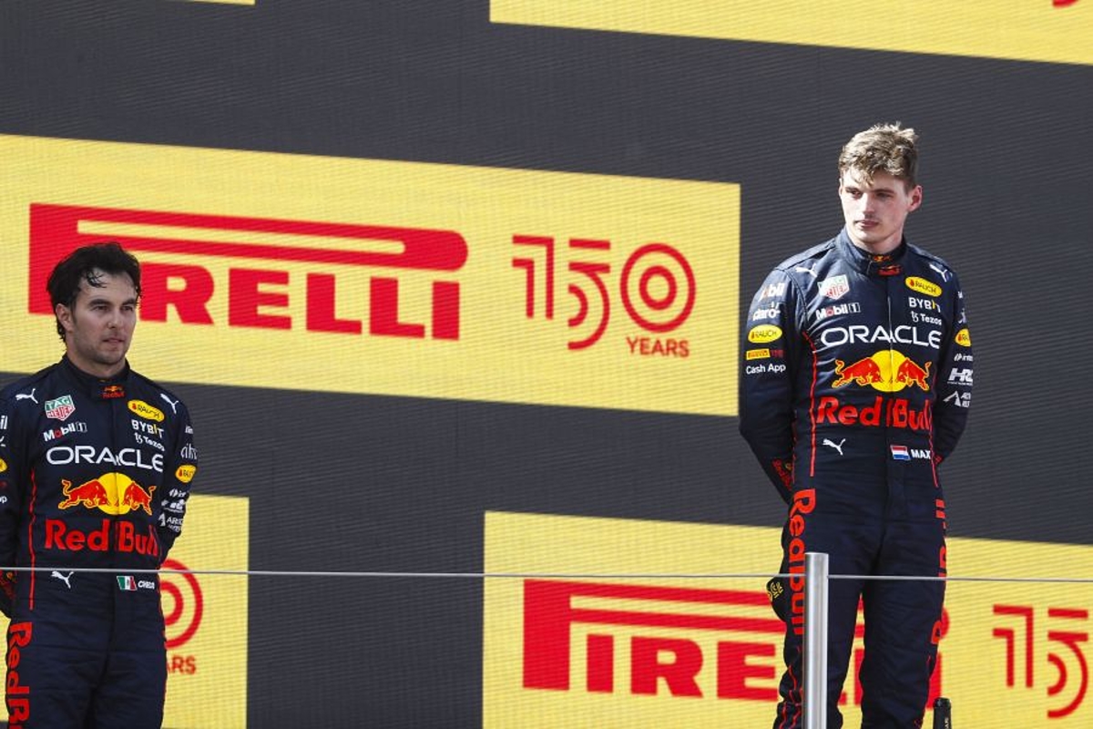 Boardradio Verstappen na zege in Spanje: "Dank Perez, een fantastische teamgenoot"