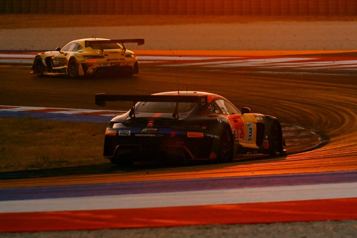 Verstappen Racing behind Winward Racing at Misano