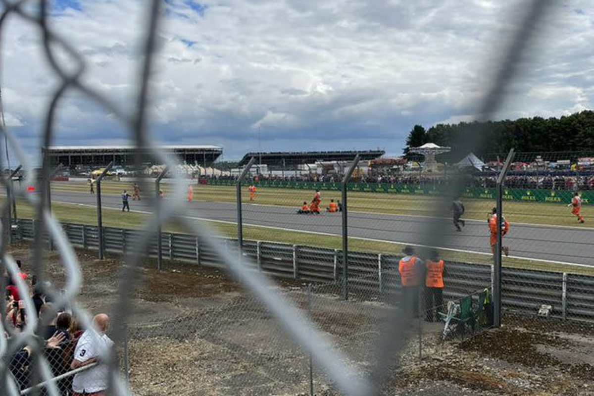 VIDEO: Manifestantes entraron a la pista de Silverstone tras el accidente