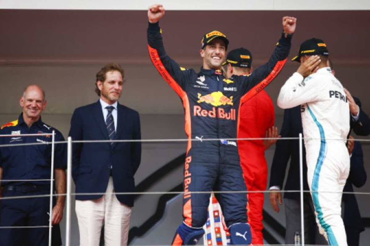 Daniel Ricciardo: 'Heb één biertje gedaan en ben toen in bed gekropen'