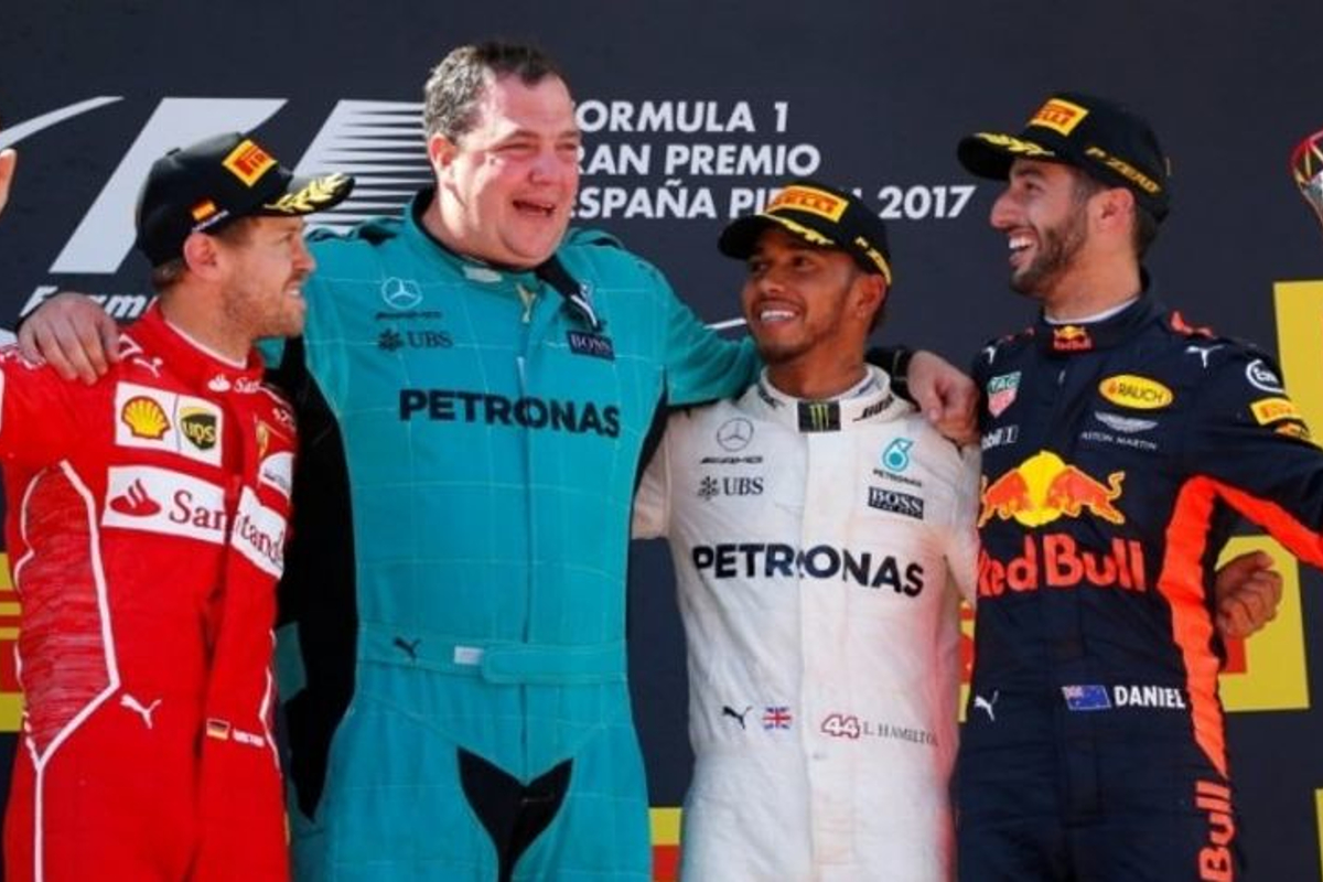 Hamilton na overwinning: "Ik voelde dat Vettel boos was"