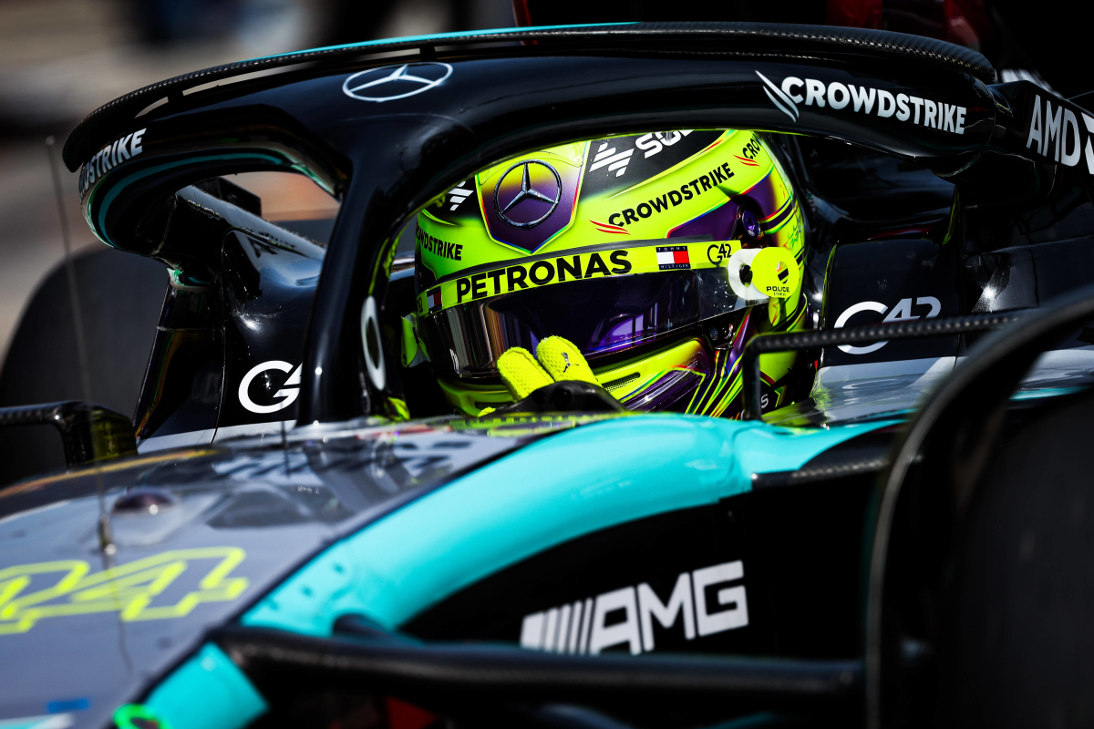 Hamilton verrast met snelste tijd in vrije training Monaco, Verstappen niet tevreden op P11