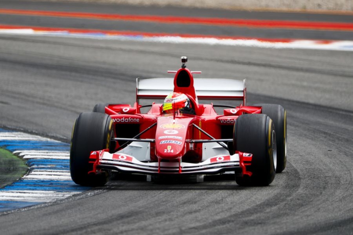 Verstappen wil F2004 van Schumacher kopen: "Hoop dat Ferrari dit leest en me eens belt"