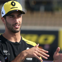 Ricciardo 'doesn't regret' Renault move, sounds like he regrets it