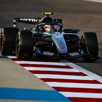 Antonelli stapt vroegtijdig uit door problemen Mercedes, Leclerc topt tijdenlijst