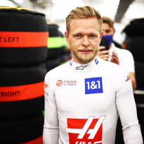 Magnussen offers helping hand to Hulkenberg