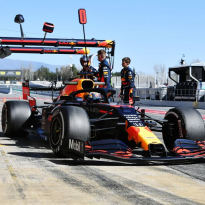 Barcelona testing: Red Bull engine fails as Kubica remains fastest
