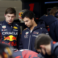 Checo Pérez quiere seguir más tiempo en Red Bull