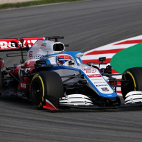 Russell heeft goede hoop: 'Williams echt niet meer zo ver achter op de rest'
