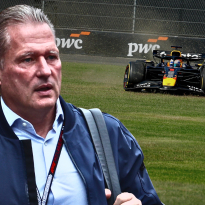 Verstappen kon crash nog net vermijden dankzij les van papa Jos: "Rallyen met hem geoefend"