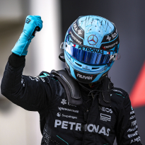 Russell pakt pole ten koste van Verstappen: 'Waarom kan ik Max niet verslaan?'