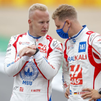 Schumacher en Mazepin vrijgesproken door stewards na incident kwalificatie