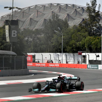 Hamilton verrast door snelheid in kwalificatie: 'Geen idee wat er gebeurde'