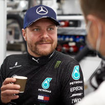Hamilton feest met Mbappé en Neymar, Bottas test beste koffie van Finland | Social Wall