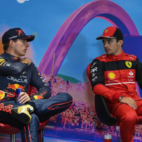 Boardradio Verstappen na crash Leclerc in Frankrijk: "Is hij ok?"