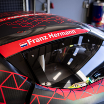 F1 neemt Verstappen op de hak en vervangt naam op uitslag VT1
