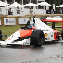 Ricciardo rijdt in Senna-auto, Verstappen belooft spektakel | Social Wall