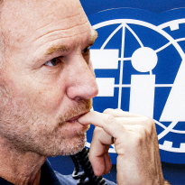 Horner stapt richting FIA met nieuwe beelden van incident tussen Verstappen en Piastri