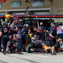 Brundle: 'Hierom kan winst van Verstappen bepalend zijn in titelstrijd met Hamilton'