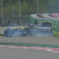 VIDEO: Ricciardo's rear wing wrecked after spin