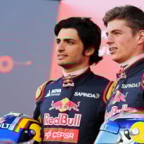 Sainz dankbaar voor tijd naast Verstappen als teamgenoot: 'Heeft mij karakter gevormd"