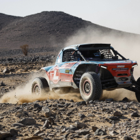 Dakar 2026: Spierings pakt Etappe 9-zege, Van den Brink ziet regerend truckwinnaar in problemen