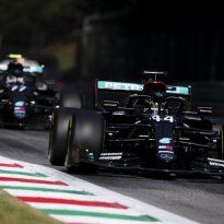 "Nervous" Hamilton hails late set-up changes for record F1 lap