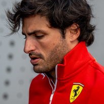 Sainz toma PELIGROSA decisión con su futuro