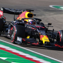 Suspected electrical issue played part in qualifying gap to Mercedes - Verstappen