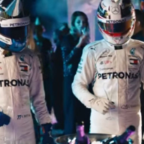 VIDEO: Hamilton en Bottas verwelkomen nieuwe jaar in stijl