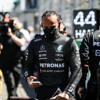 Hamilton verklaart moeilijkheden bij Mercedes: 'We zijn gekortwiekt door de nieuwe regels'