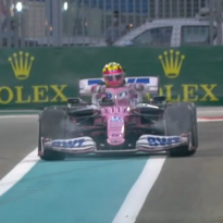 VIDEO: Sergio Pérez valt stil met motorprobleem, Safety Car op de baan