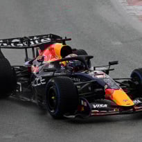 Verstappen snelste ondanks veroorzaken rode vlag, Russell ziet 'goed werk' van Red Bull | GPFans Recap