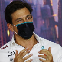 Toto Wolff over incident George Russell: "Hij wordt hierdoor een betere coureur"