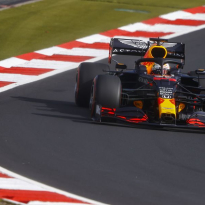 Verstappen confident Red Bull is "getting closer to Mercedes"