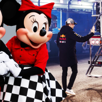VIDEO: Así fue como Disney se ROBÓ el show del GP Las Vegas