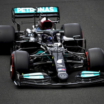Internet intens verdeeld over pole position Hamilton: fans verbaal op de vuist