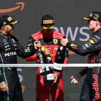 Sainz heeft liever Hamilton dan Verstappen als teamgenoot: "Kan van hem leren"