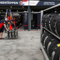 Report: F1 teams to take mandatory early summer break